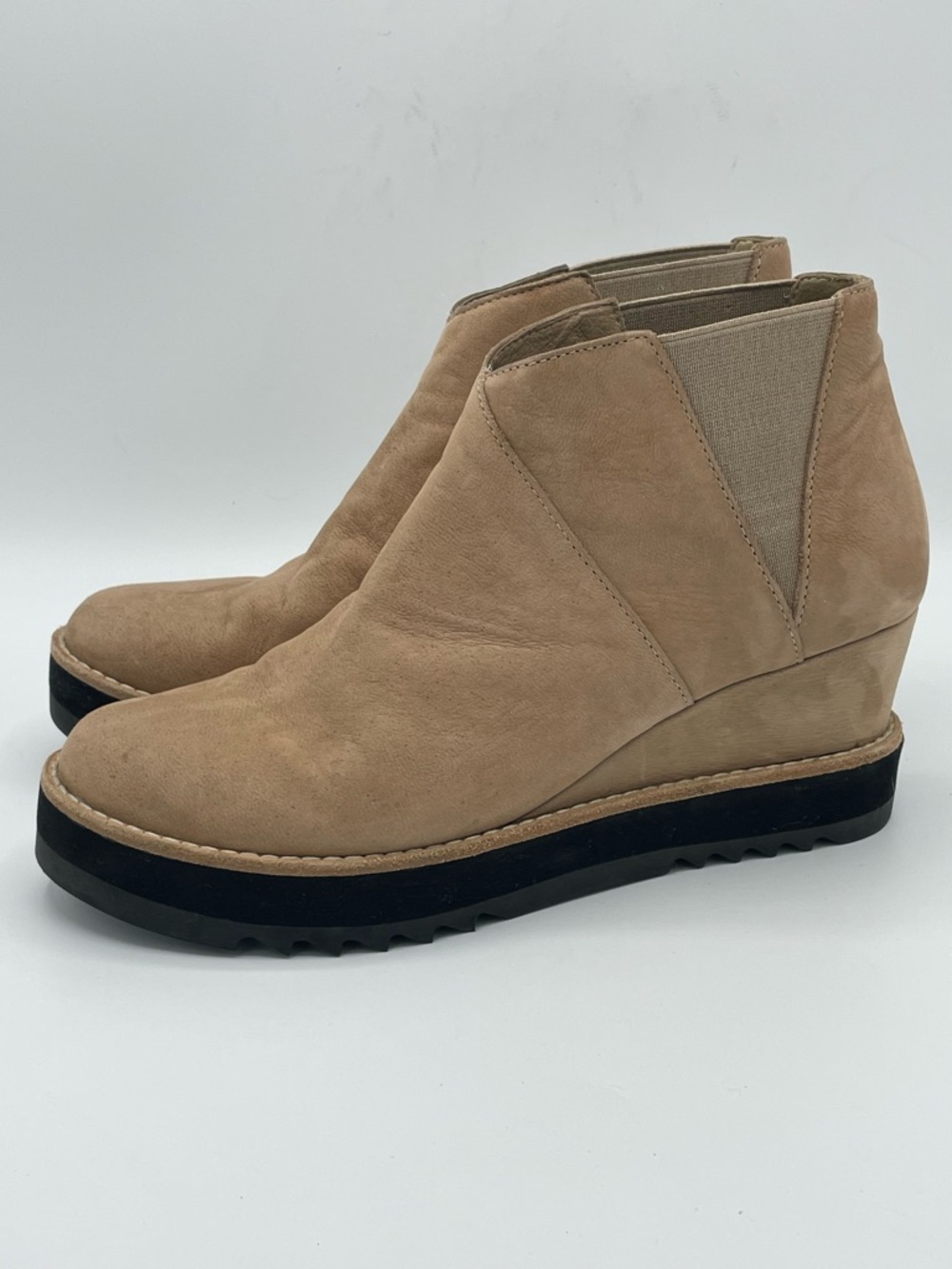Eileen Fisher Caddy Tan Nubuck Leather Wedge Ankle Booties Size 7M.